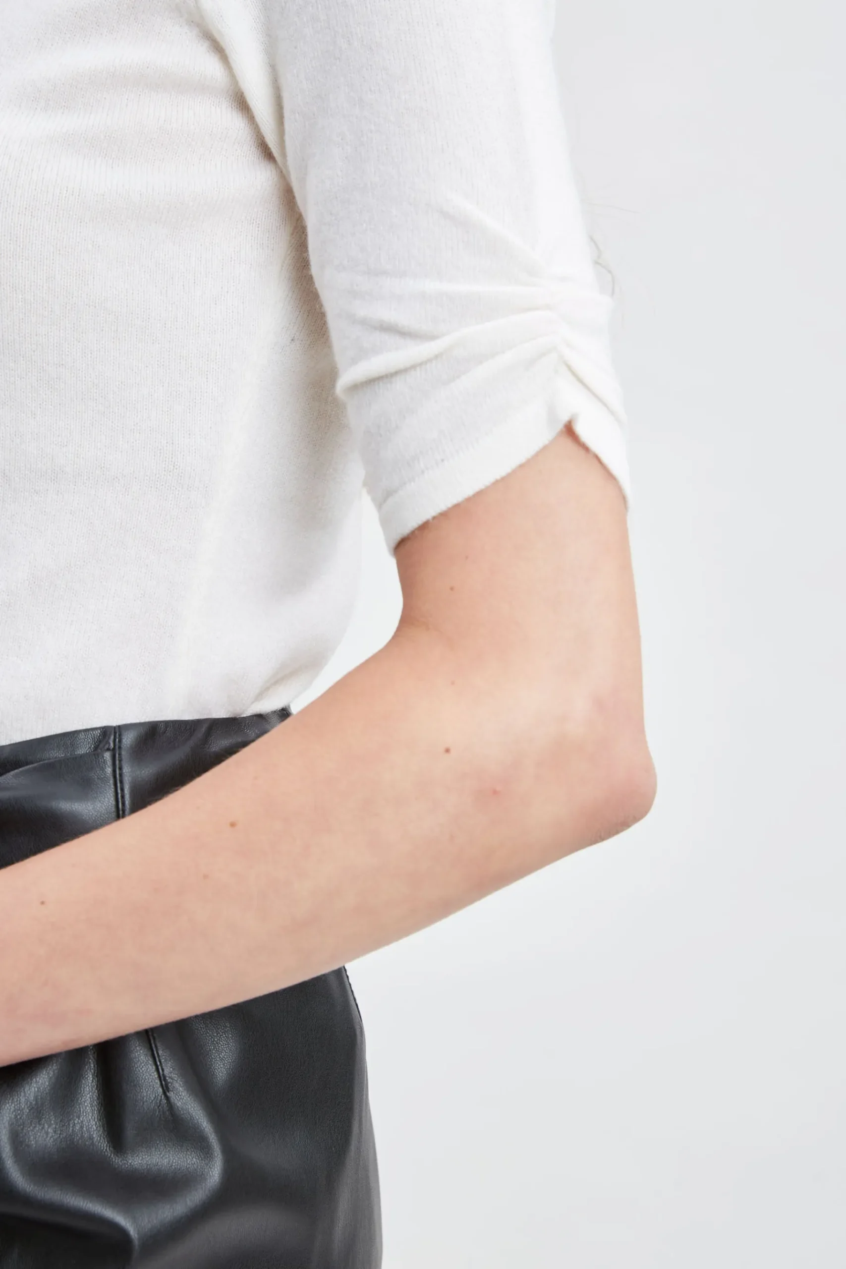 Elie Tahari Short Sleeve Cashmere Wool Sweater- Tops & Sweaters